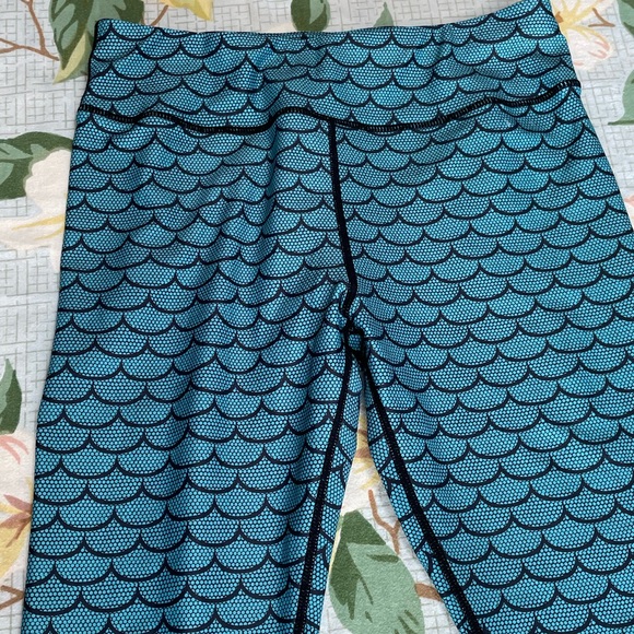 Mermaid Scallop Running Yoga Leggings NWOT - Picture 3 of 8